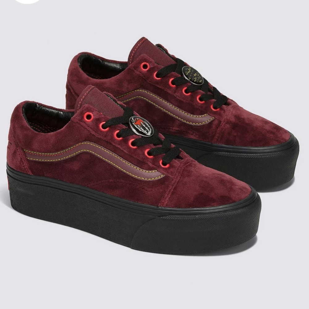 DISNEY x VANS Old Skool Stackform Sneakers